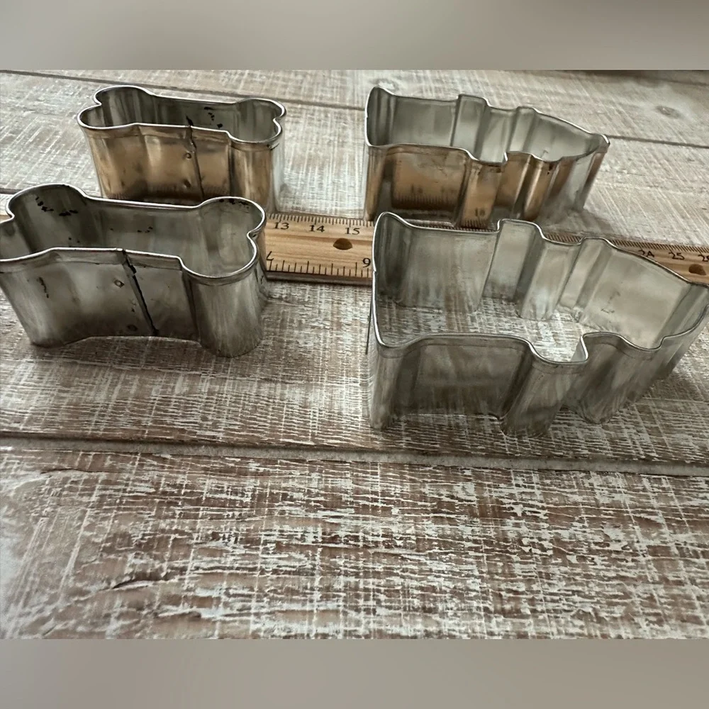 DOG COOKIE TREAT MAKING SET COOKIE CUTTERS PUPPIES PETS